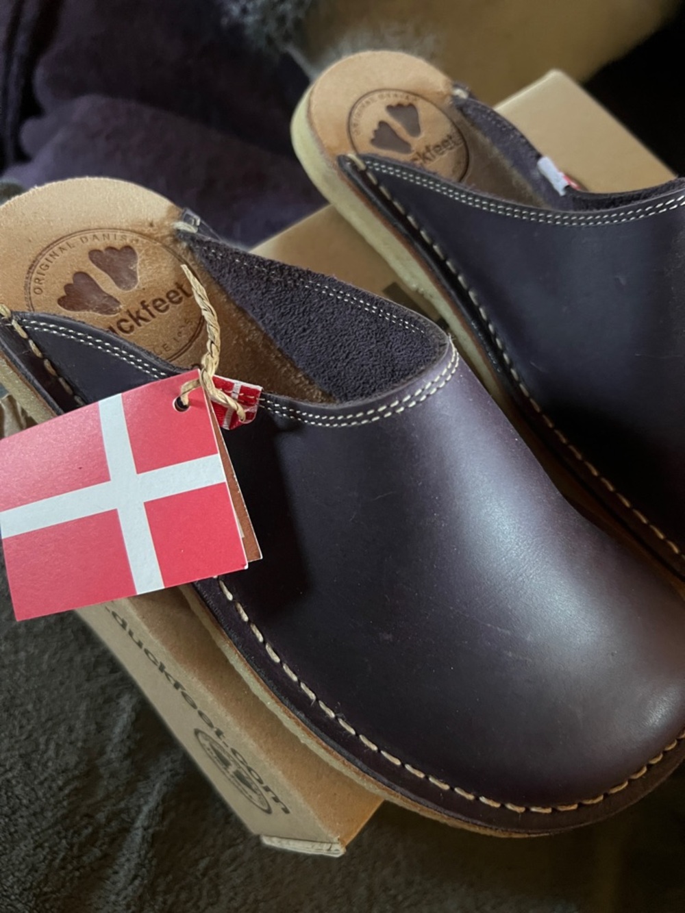 Duckfeet Slip-On Clogs in plum - Picture 2 of 3